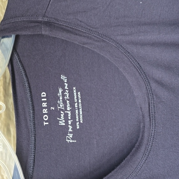 Torrid Grey Drink Champagne Crew Slim Fit Tee 2x super soft - Picture 8 of 10